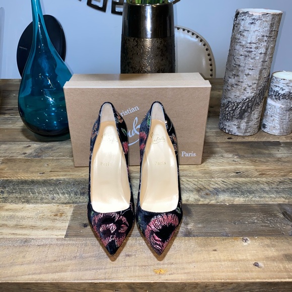 Christian Louboutin So Kate Velvet Pumps - Picture 5 of 8